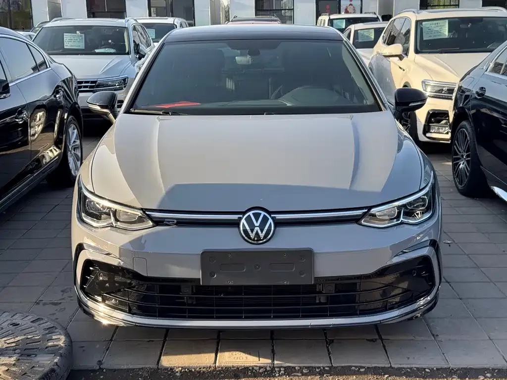 Volkswagen Golf 2023 из CN, фото 10