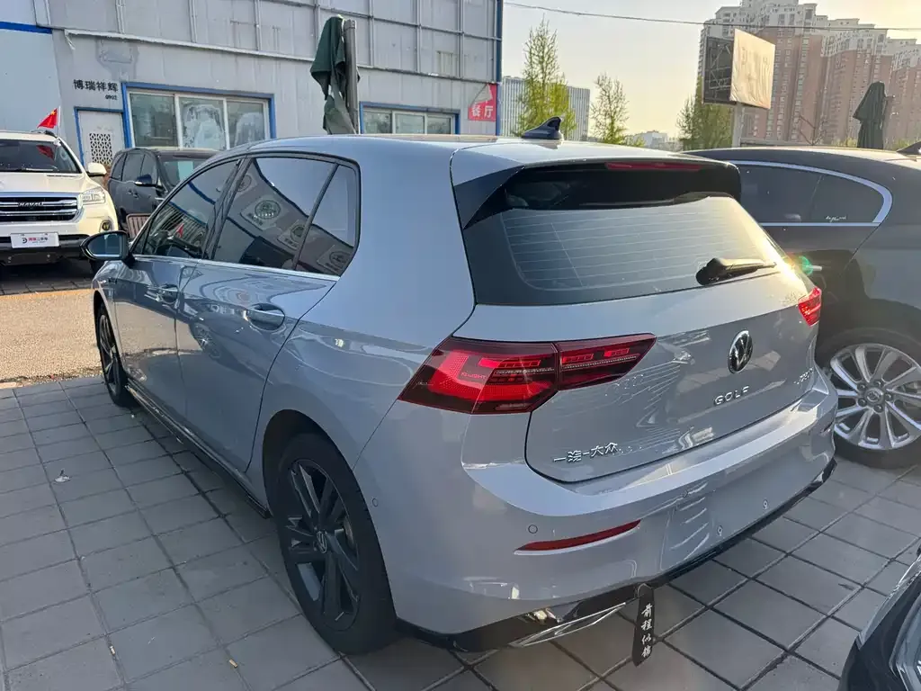 Volkswagen Golf 2023 из CN, фото 5