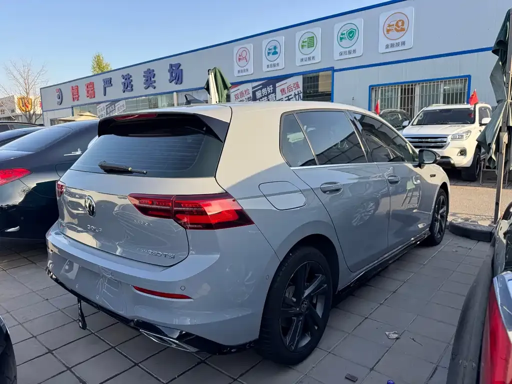 Volkswagen Golf 2023 из CN, фото 4