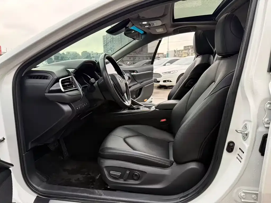 Toyota Camry 2022 из CN, фото 3