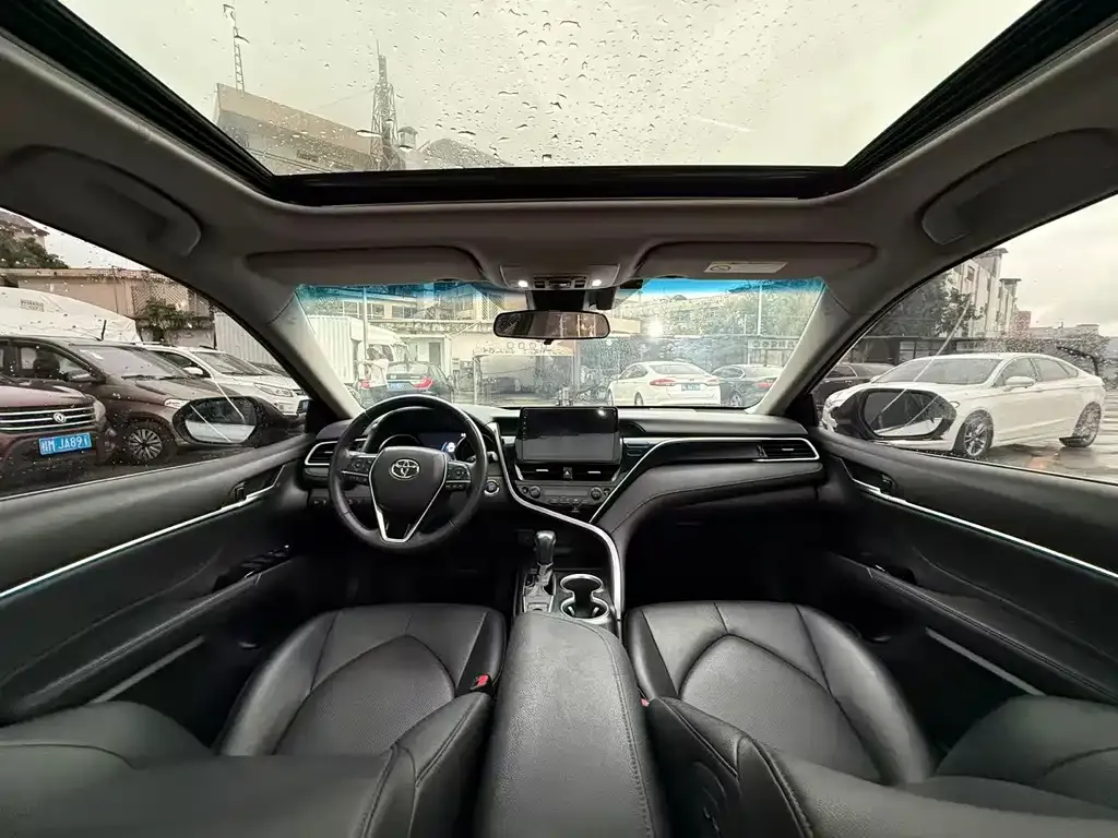 Toyota Camry 2022 из CN, фото 2