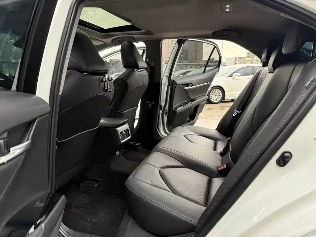 Toyota Camry 2022 из CN, фото 5