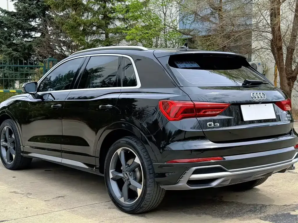 Audi Q3 — фото 8