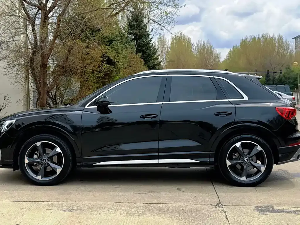 Audi Q3 — фото 10