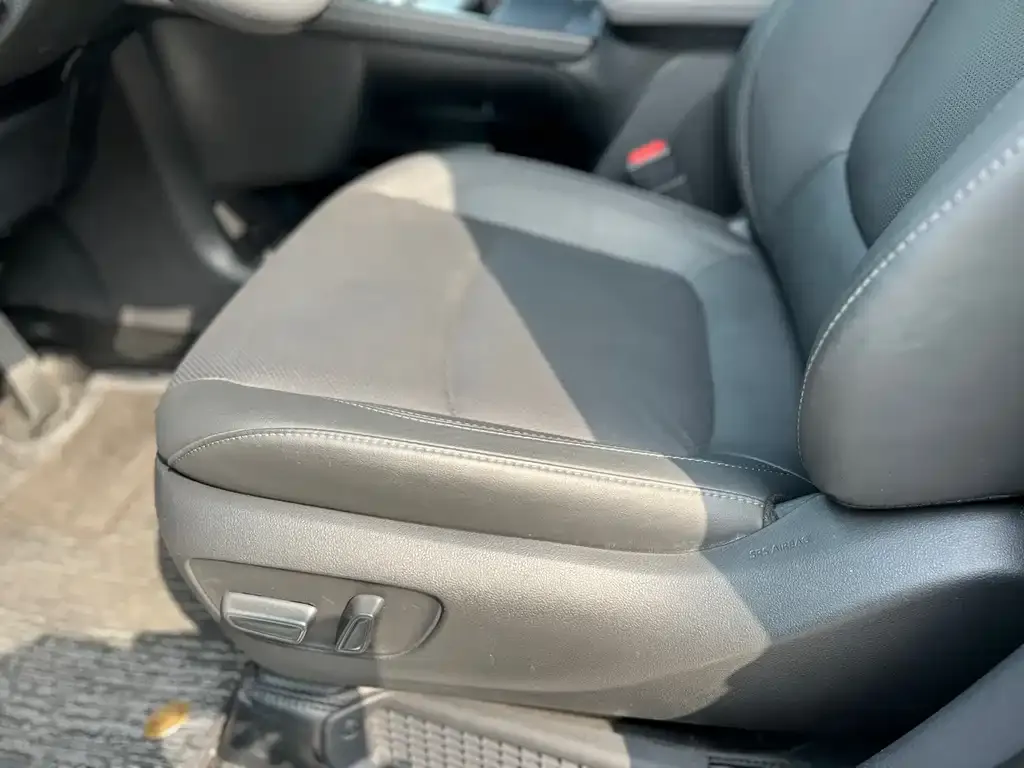 Toyota Sienna — фото 5