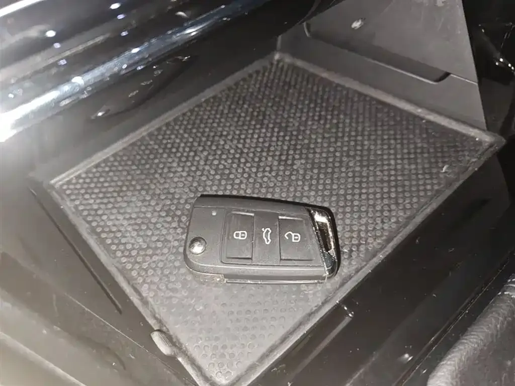 Volkswagen Passat 2025 из CN, фото 5