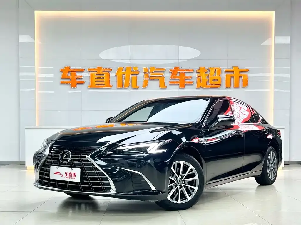 Lexus ES — фото 1