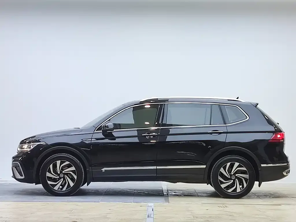 Volkswagen Tiguan L 2022 из CN, фото 3