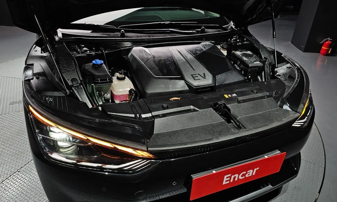 Kia EV6 2023 из KR, фото 9