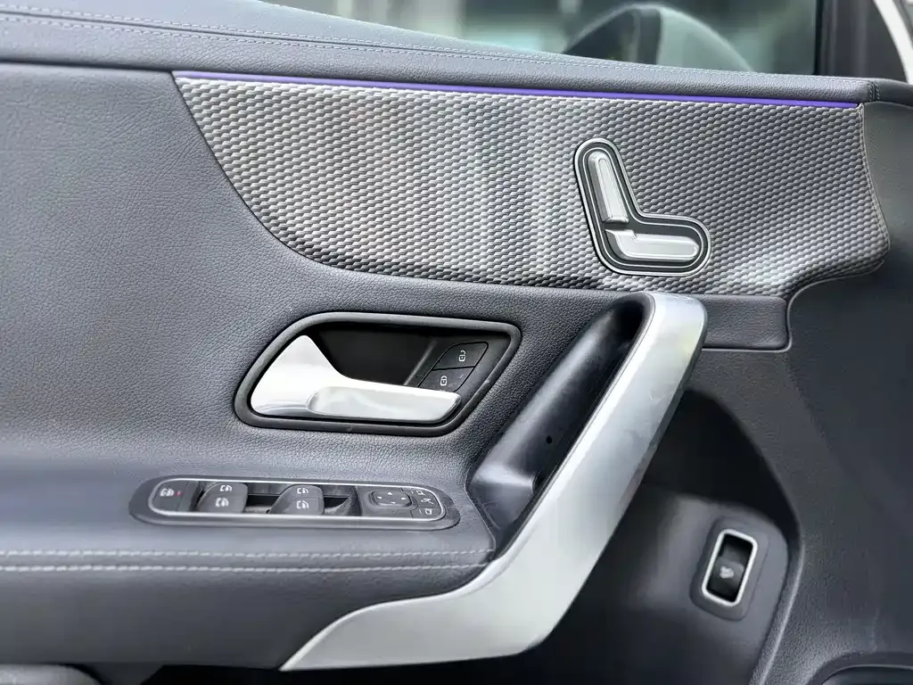Mercedes-Benz A-Class — фото 10