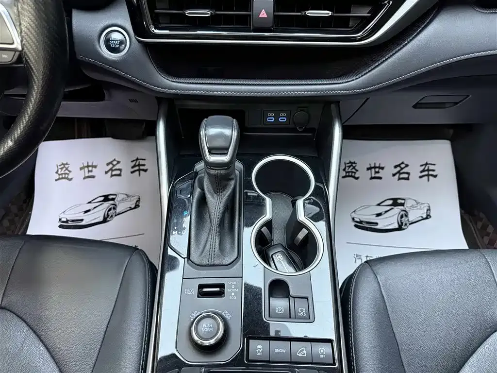Toyota Highlander — фото 10