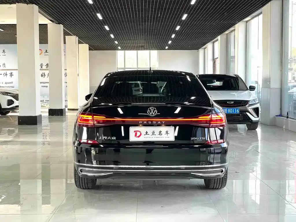 Volkswagen Passat — фото 6