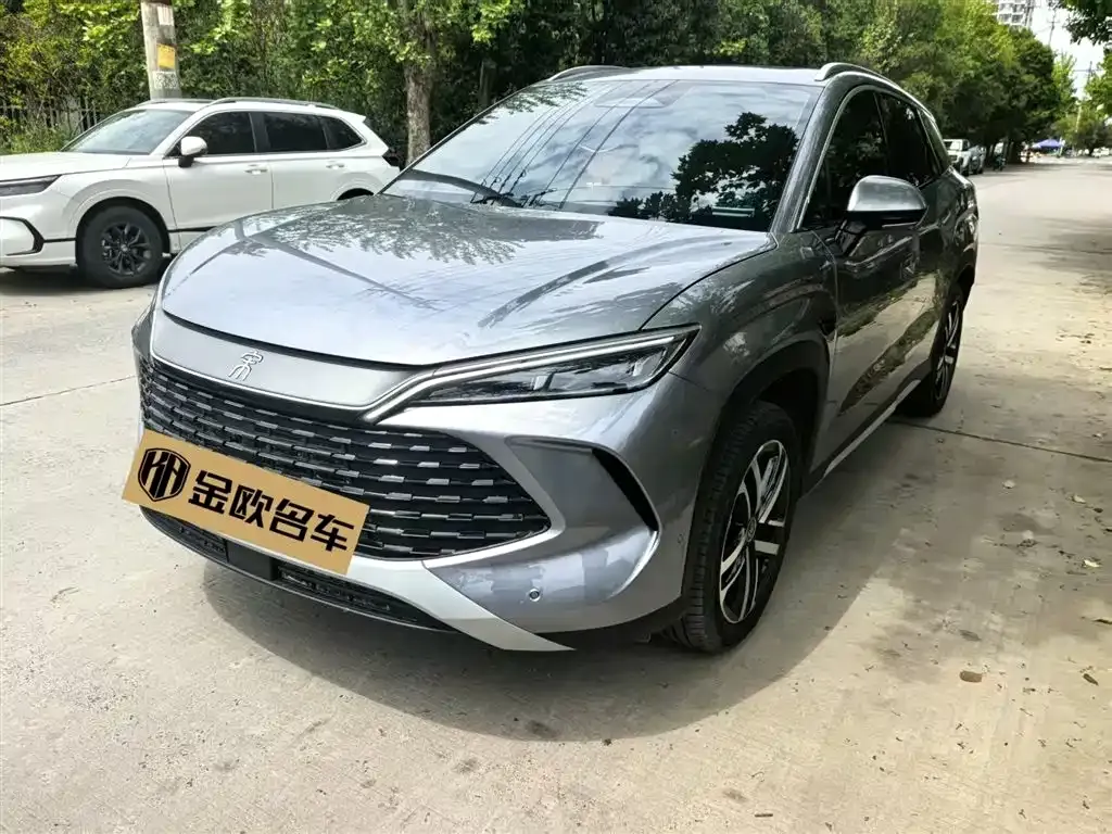BYD L DM-i — фото 1
