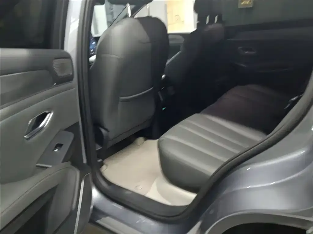 BYD L DM-i — фото 2