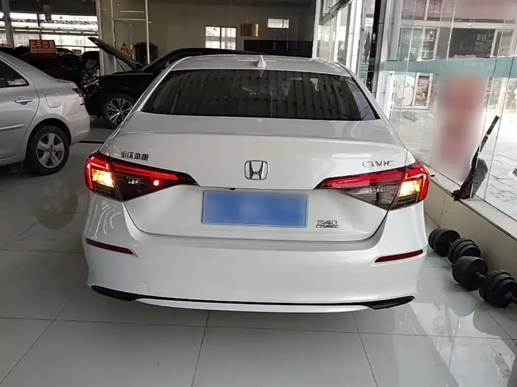 Honda Civic — фото 8