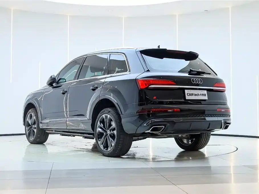 Audi Q7 — фото 5