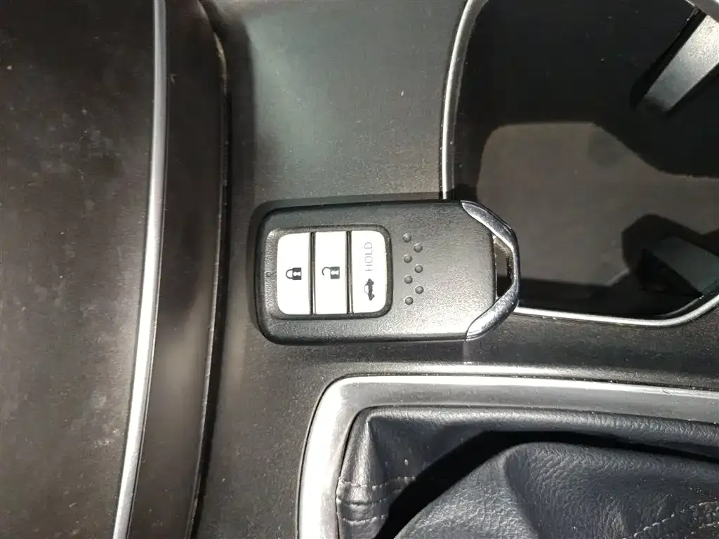 Honda Accord — фото 8