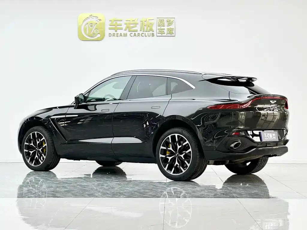 Aston Martin DBX — фото 6