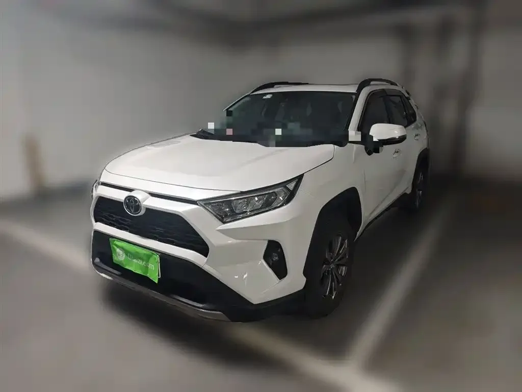 Toyota RAV4 2023 из CN, фото 2