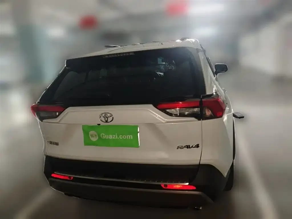 Toyota RAV4 2023 из CN, фото 8