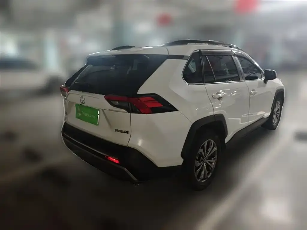 Toyota RAV4 2023 из CN, фото 5