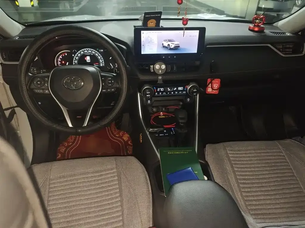 Toyota RAV4 2023 из CN, фото 7