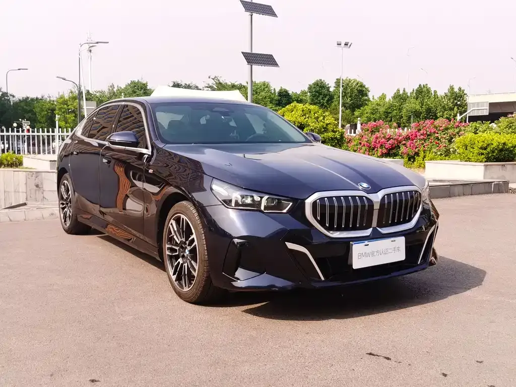 BMW 5 Series — фото 10