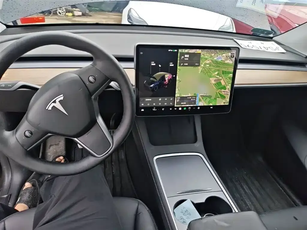 Tesla Model Y — фото 4