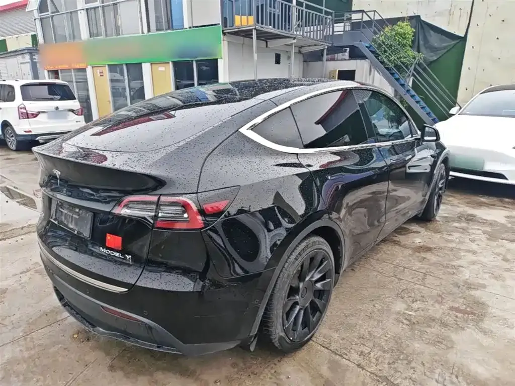 Tesla Model Y — фото 7