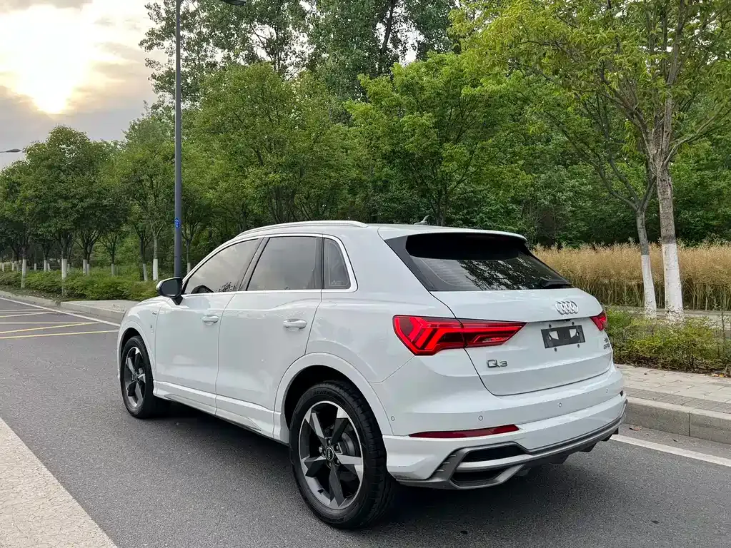Audi Q3 — фото 10