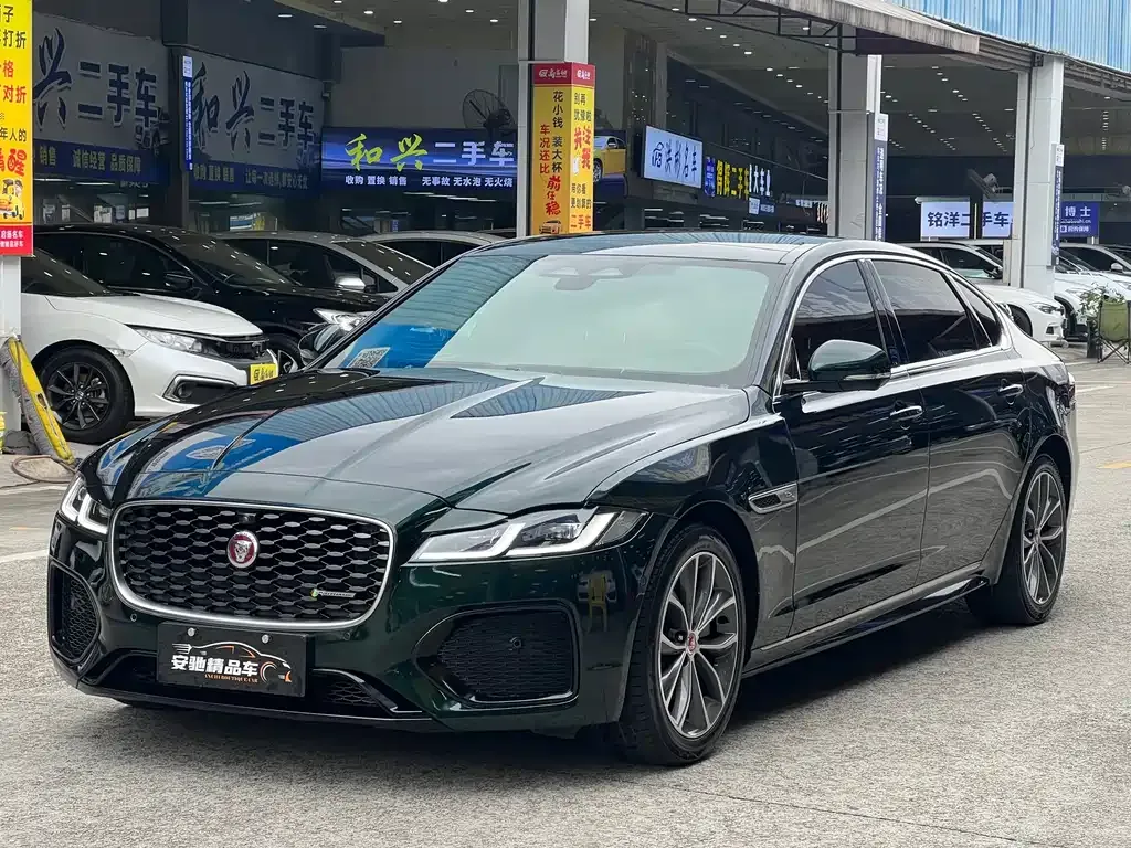 Jaguar XFL — фото 1