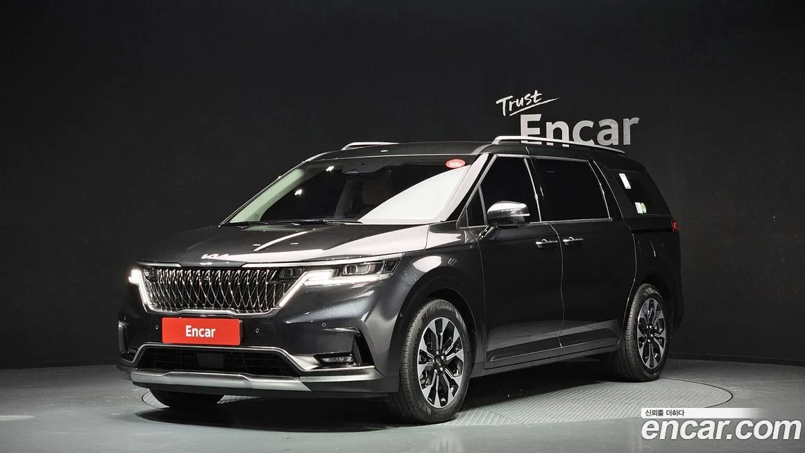 Kia Carnival — фото 1