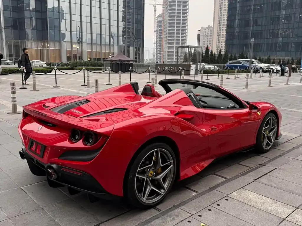 Ferrari F8 — фото 7