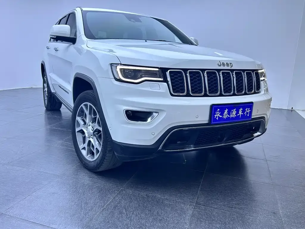 Jeep Grand Cherokee (Import) 2023 из CN, фото 9