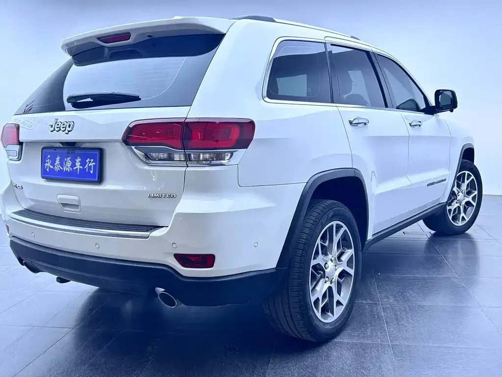 Jeep Grand Cherokee (Import) 2023 из CN, фото 10