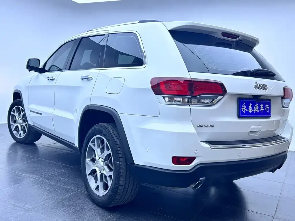 Jeep Grand Cherokee (Import) 2023 из CN, фото 8