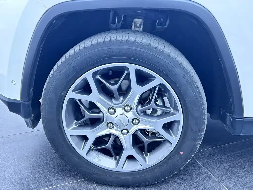 Jeep Grand Cherokee (Import) 2023 из CN, фото 3