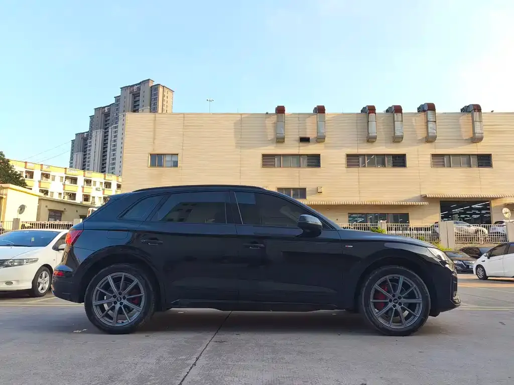 Audi Q5L 2022 из CN, фото 4