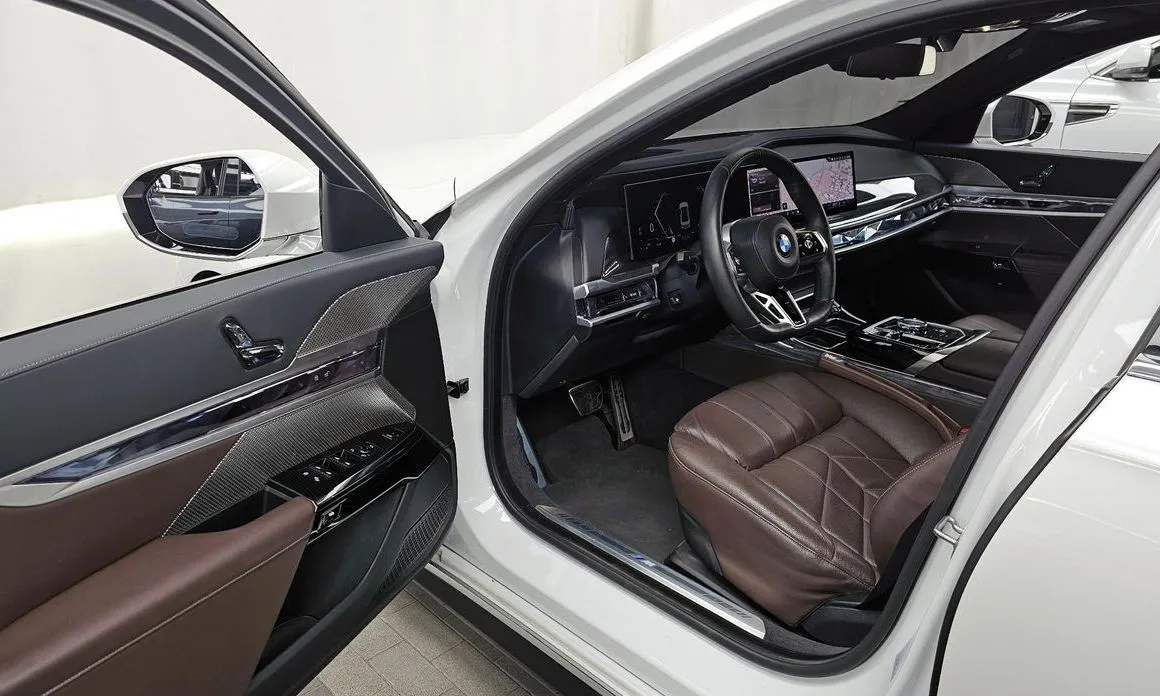 BMW 7-Series 2023 из KR, фото 7