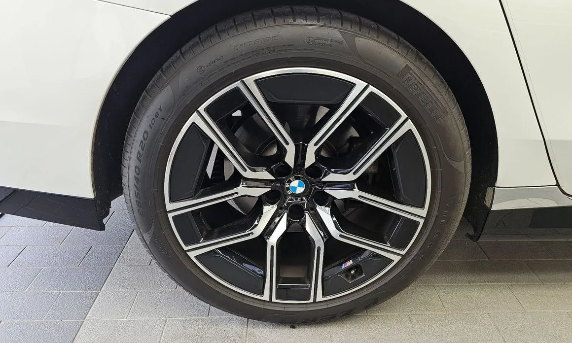 BMW 7-Series 2023 из KR, фото 9