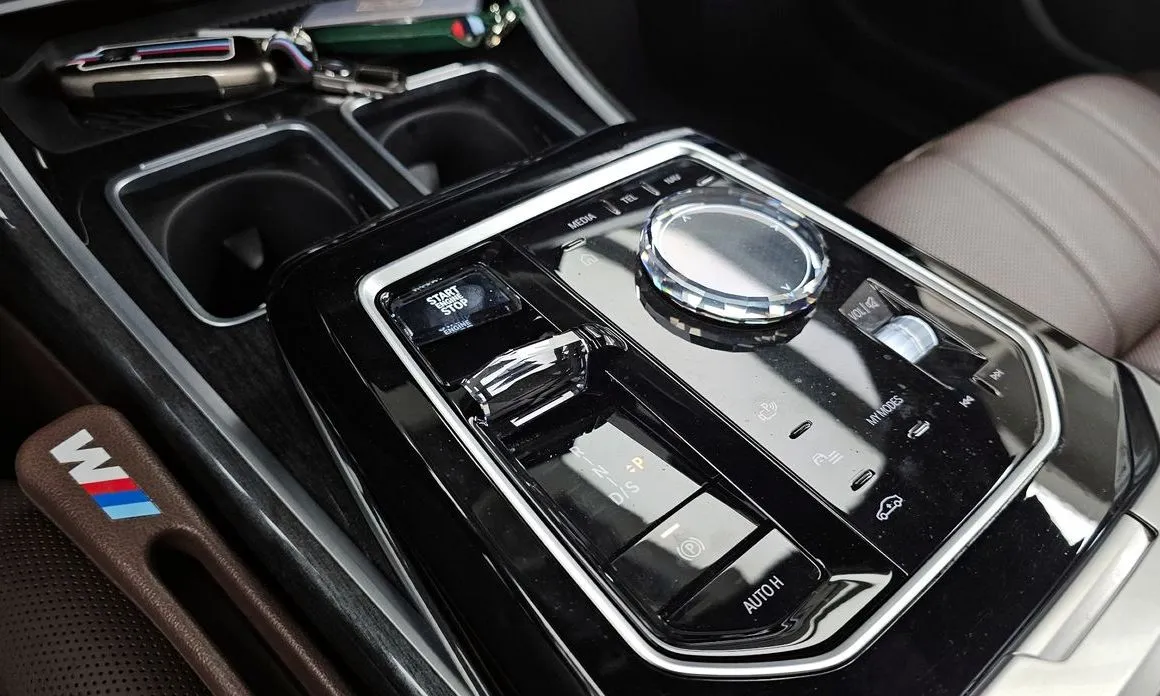 BMW 7-Series 2023 из KR, фото 8