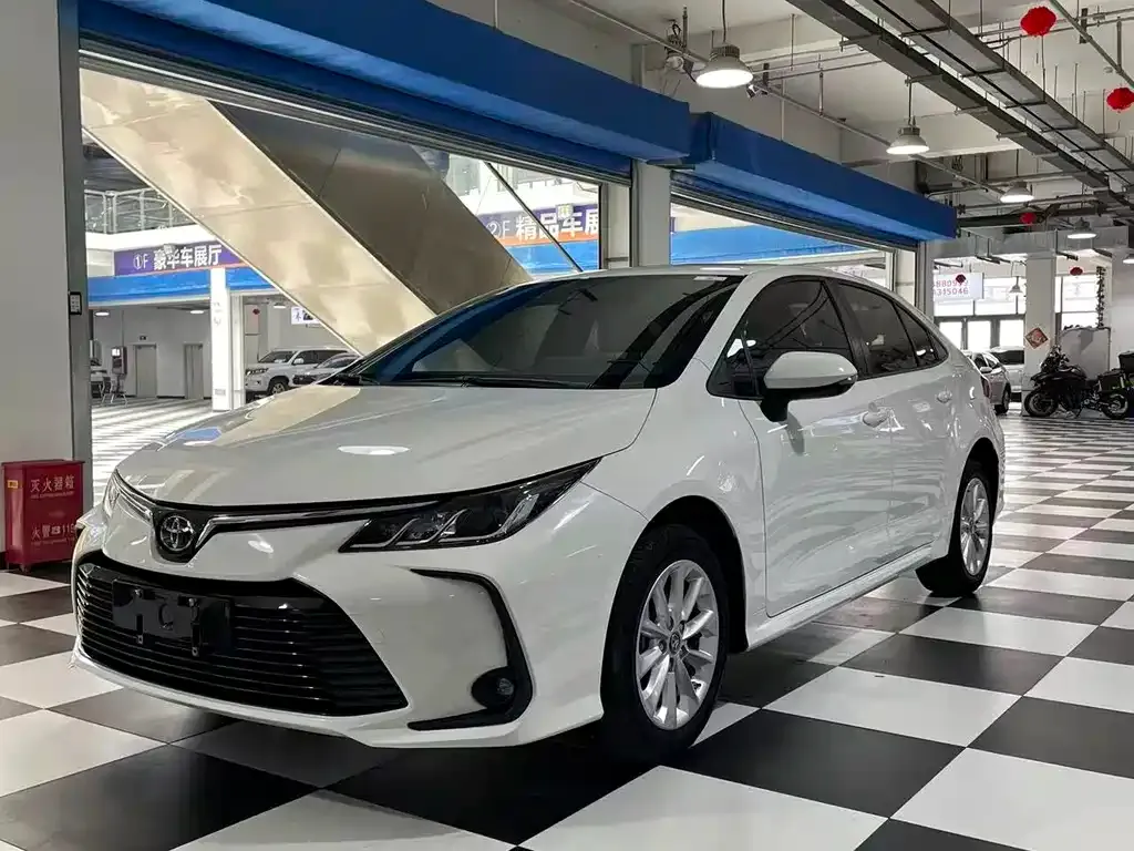 Toyota Corolla — фото 1