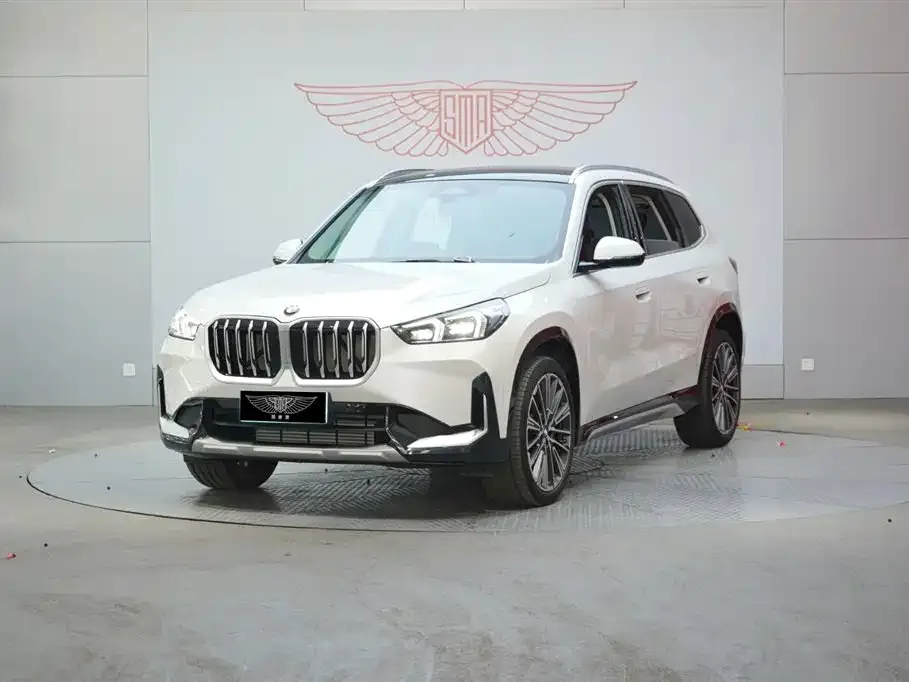 BMW X1 — фото 1