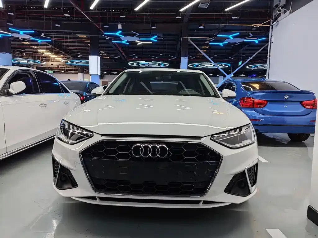 Audi A4L 2021 из CN, фото 10
