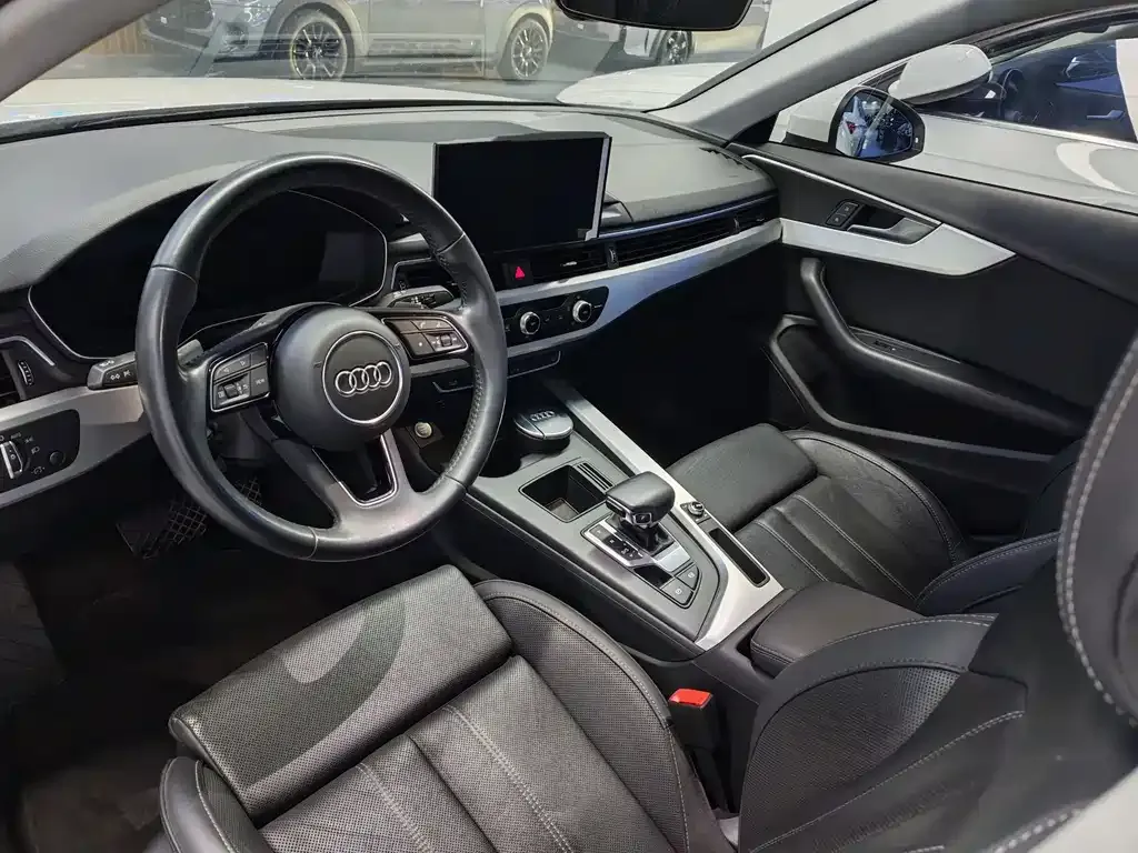 Audi A4L 2021 из CN, фото 2