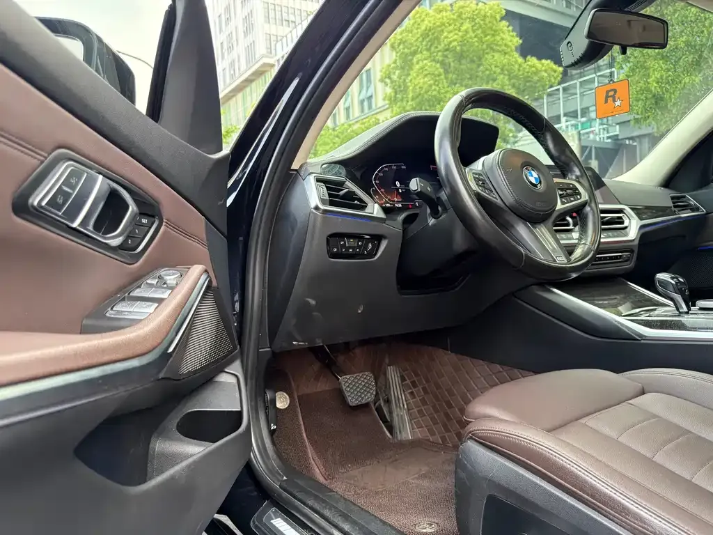 BMW 3 Series 2021 из CN, фото 3