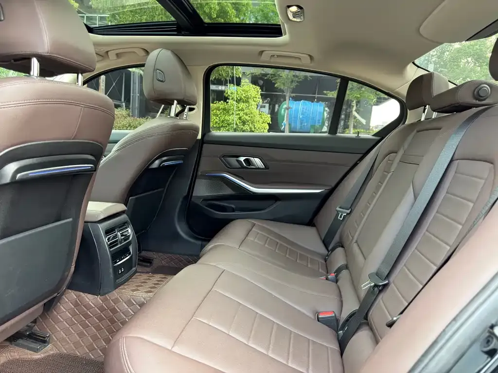BMW 3 Series 2021 из CN, фото 8