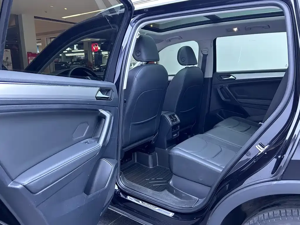 Volkswagen Tiguan L — фото 3