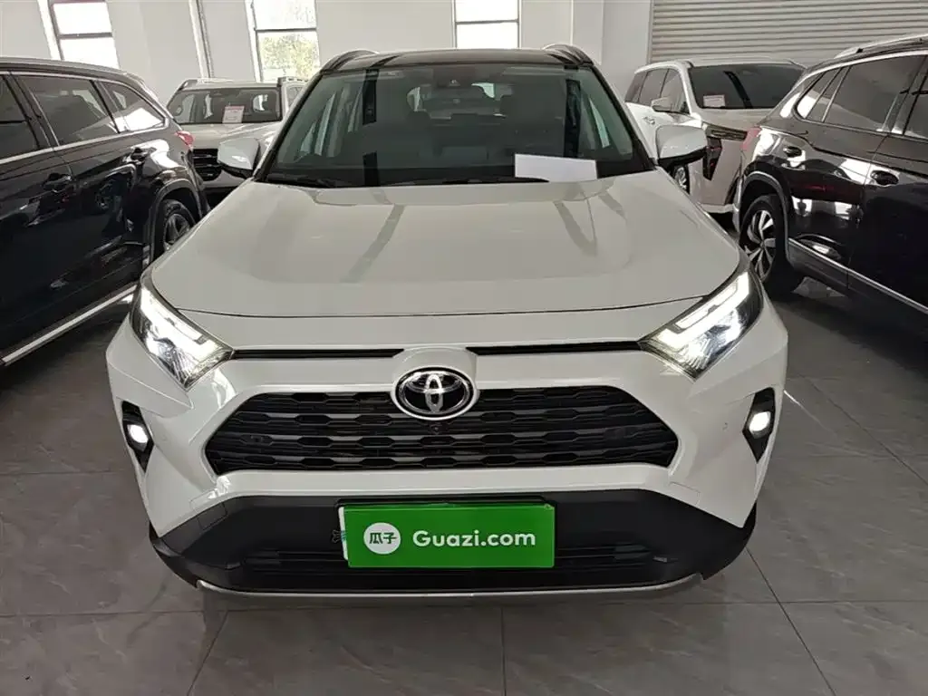 Toyota RAV4 — фото 2