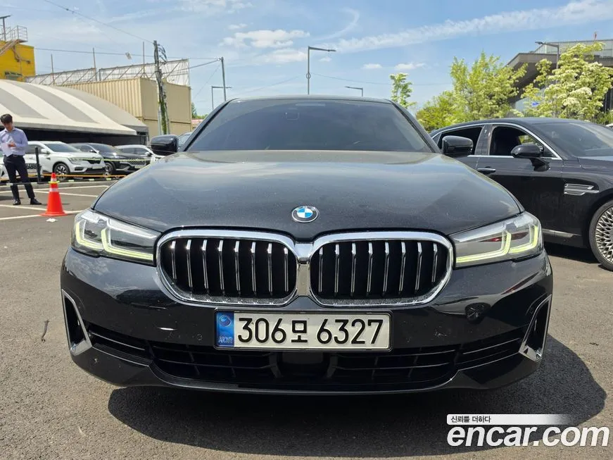 BMW 5-Series — фото 1